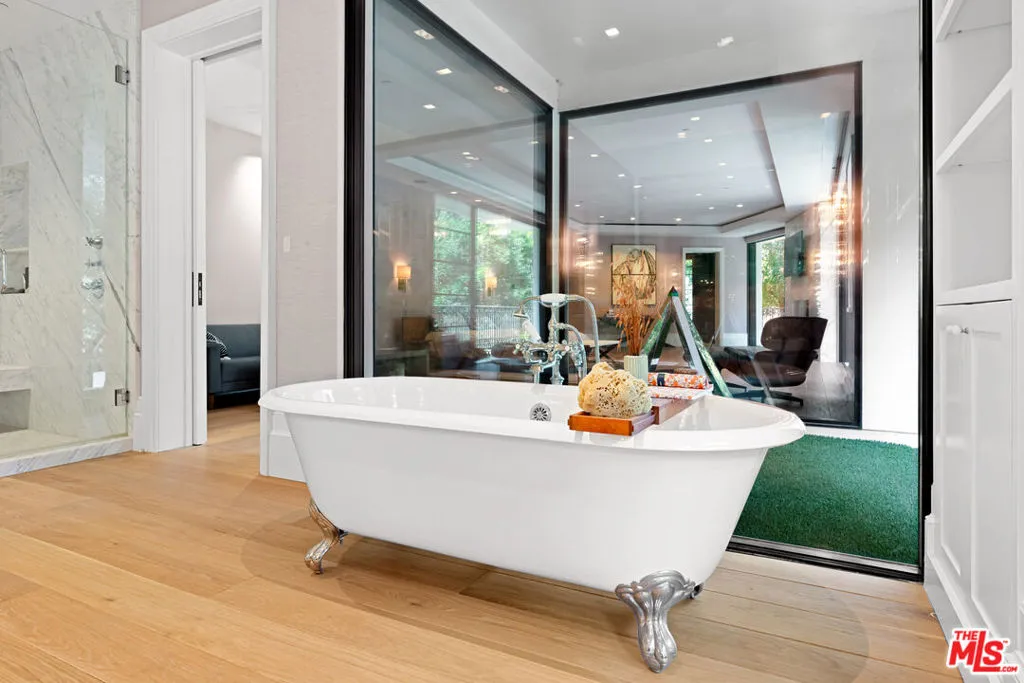 Studio City, California 91604, United States, 6 Bedrooms Bedrooms, ,8 BathroomsBathrooms,Residential,Active,14507