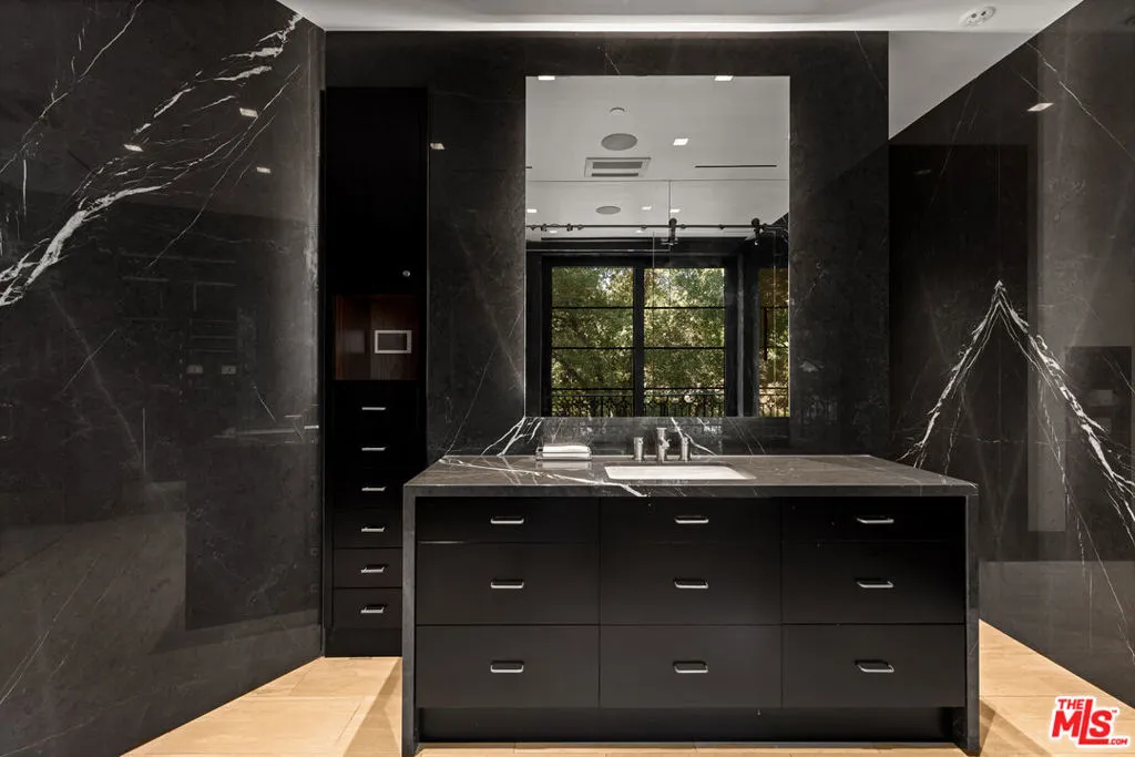 Studio City, California 91604, United States, 6 Bedrooms Bedrooms, ,8 BathroomsBathrooms,Residential,Active,14507