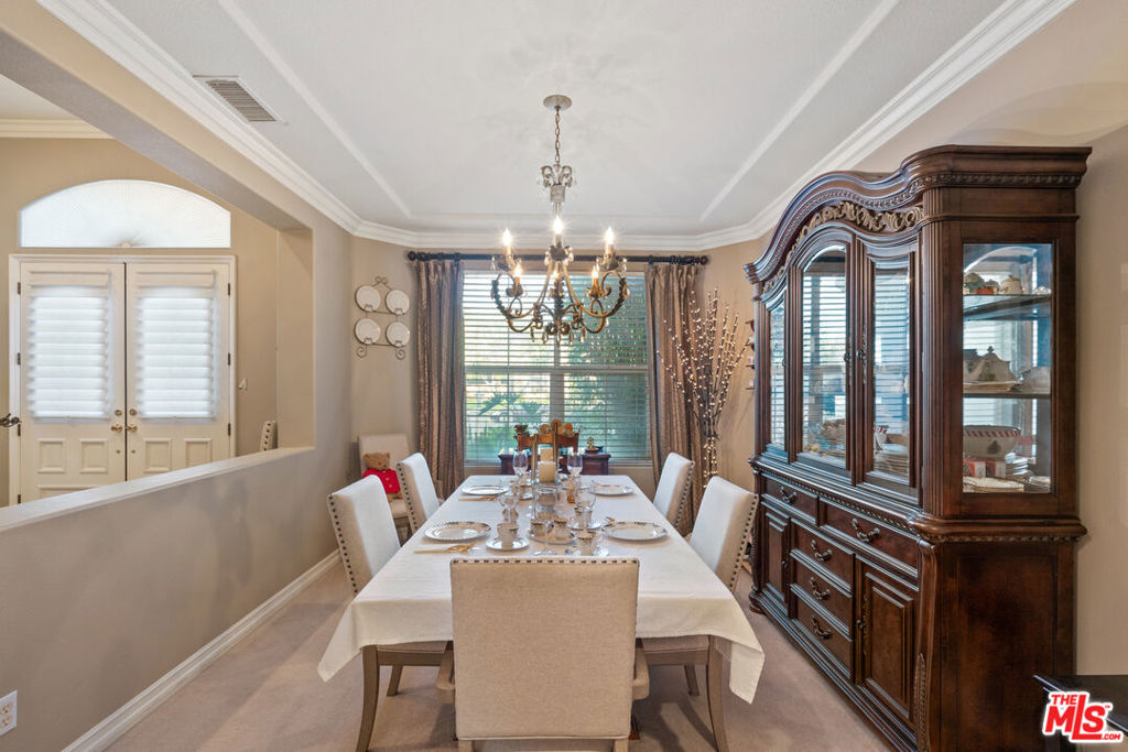 633 Noble Road