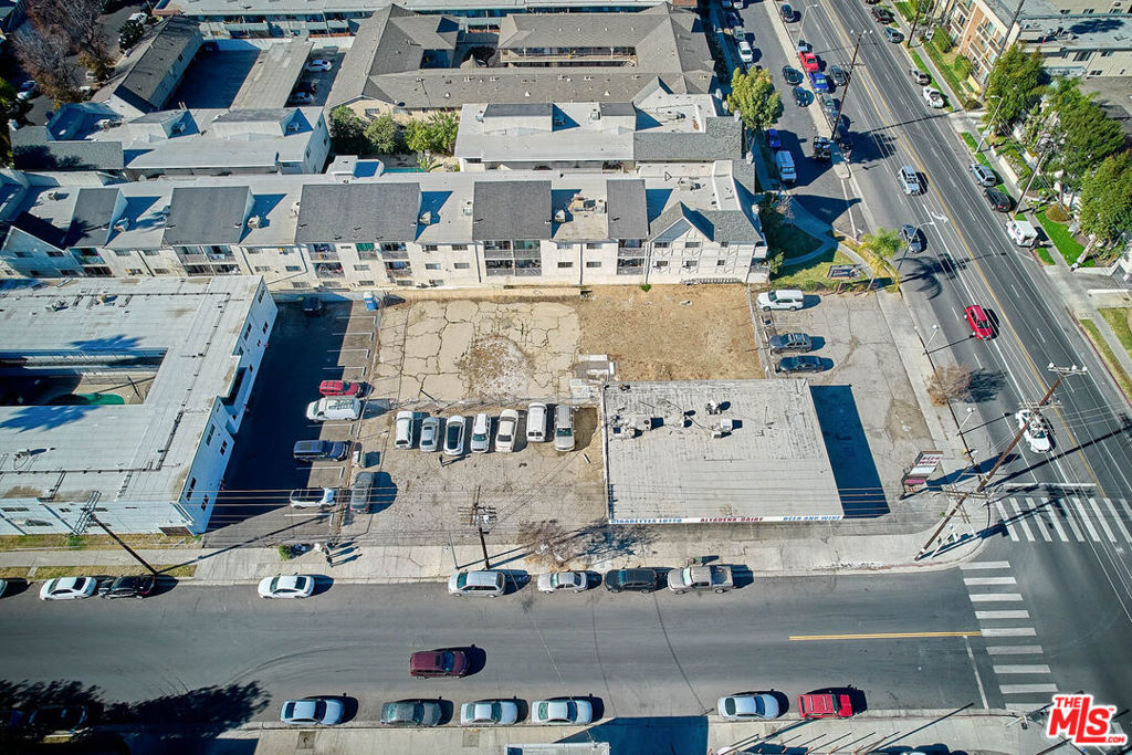 Properties 1 20304 Saticoy Street