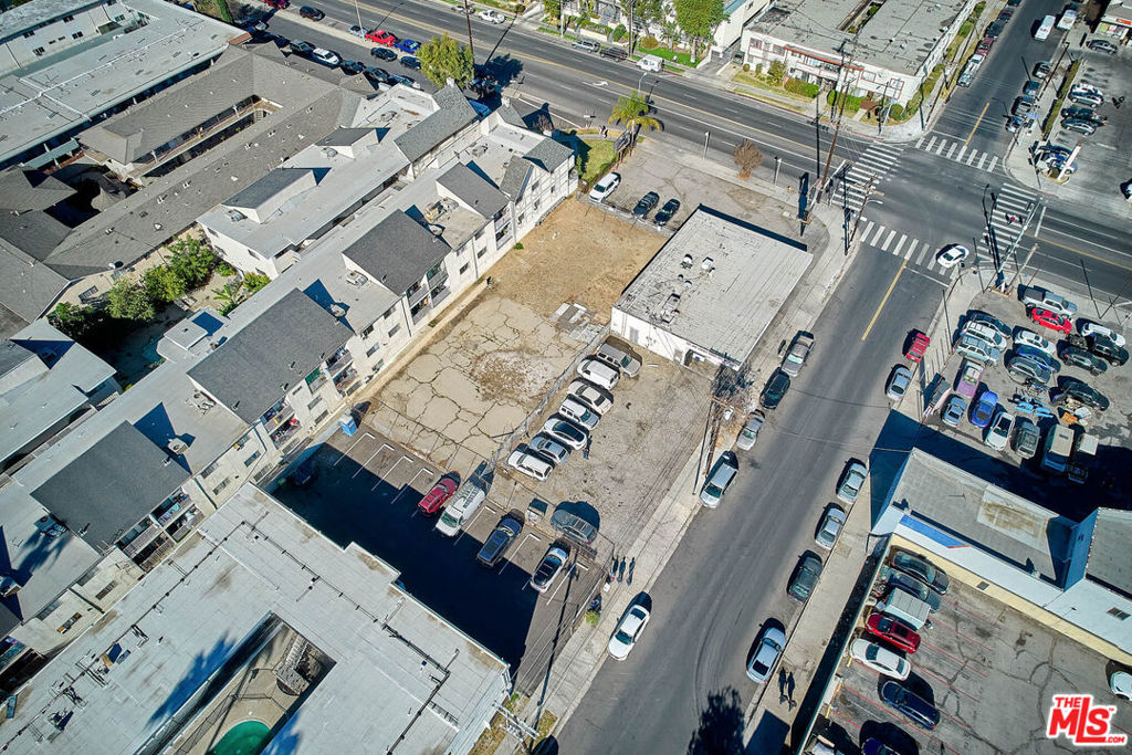 Properties 2 20304 Saticoy Street