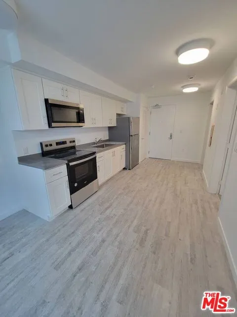 MLS: 25537003