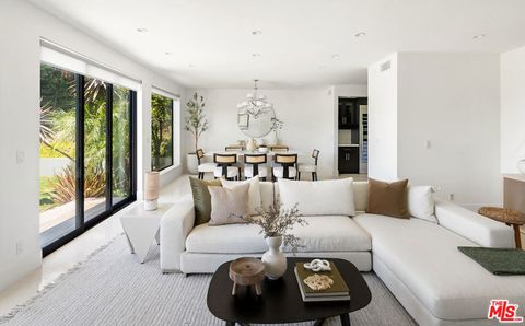 A home in Studio City