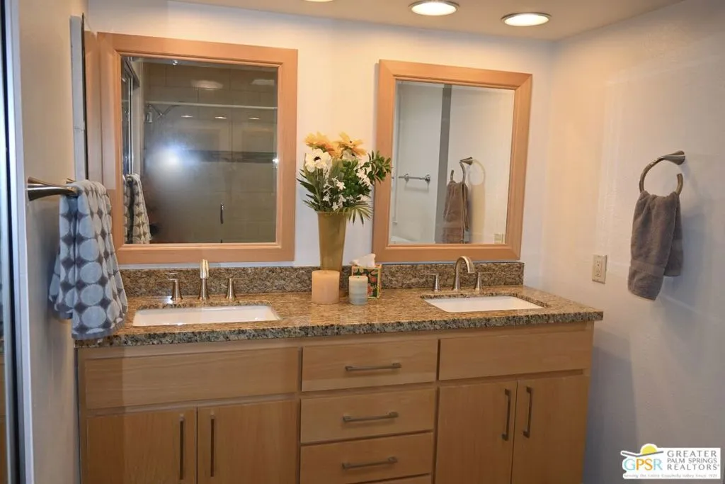 Rancho Mirage, California 92270, United States, 2 Bedrooms Bedrooms, ,2 BathroomsBathrooms,Residential,Pending,24619