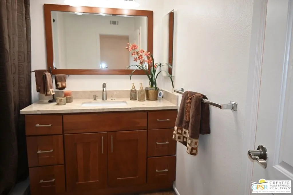 Rancho Mirage, California 92270, United States, 2 Bedrooms Bedrooms, ,2 BathroomsBathrooms,Residential,Pending,24619