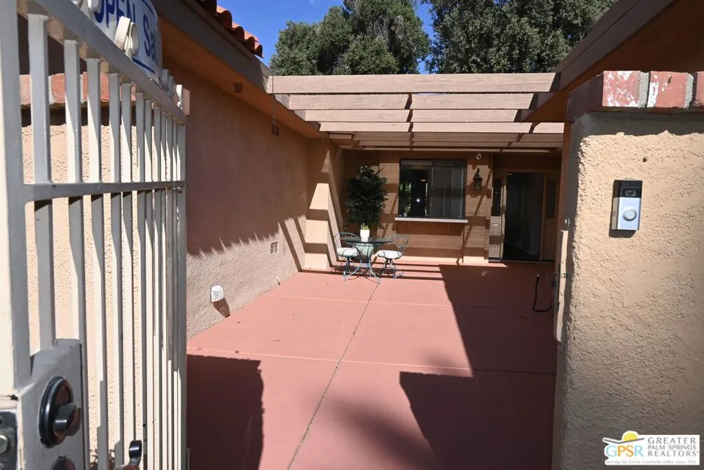 Rancho Mirage, California 92270, United States, 2 Bedrooms Bedrooms, ,2 BathroomsBathrooms,Residential,Pending,24619