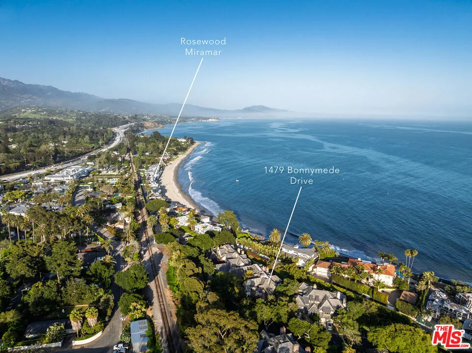 Santa Barbara, California 93108, United States, 2 Bedrooms Bedrooms, ,3 BathroomsBathrooms,Residential,Pending,138600