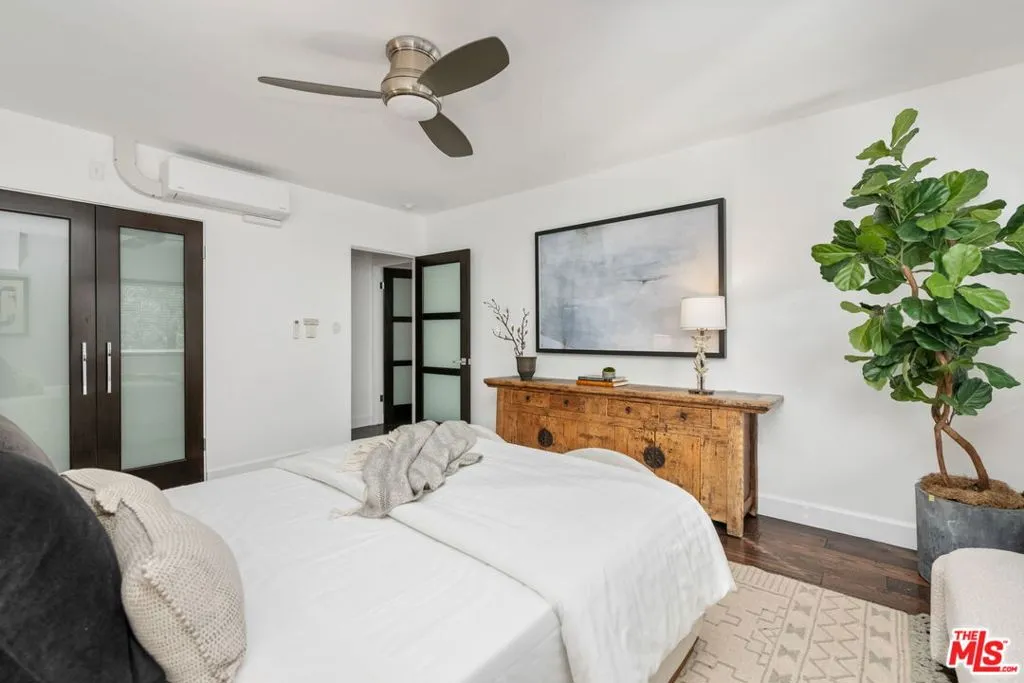 Santa Monica, California 90403, United States, 3 Bedrooms Bedrooms, ,3 BathroomsBathrooms,Residential,Pending,11491