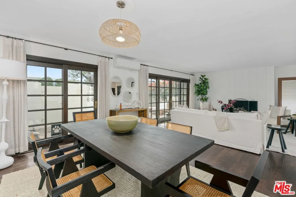 Santa Monica, California 90403, United States, 3 Bedrooms Bedrooms, ,3 BathroomsBathrooms,Residential,Pending,11491