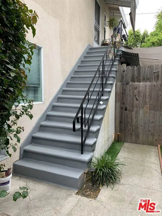 Sherman Oaks, California 91403, United States, 8 Bedrooms Bedrooms, ,4 BathroomsBathrooms,Residential,Active,32819