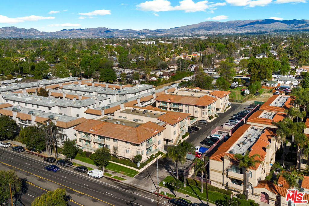 Properties 2 18621 Saticoy Street
