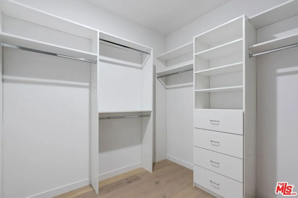 Hollywood, California 90028, United States, 3 Bedrooms Bedrooms, ,3 BathroomsBathrooms,Residential,Active,21426