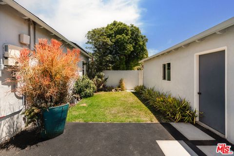 A home in Inglewood