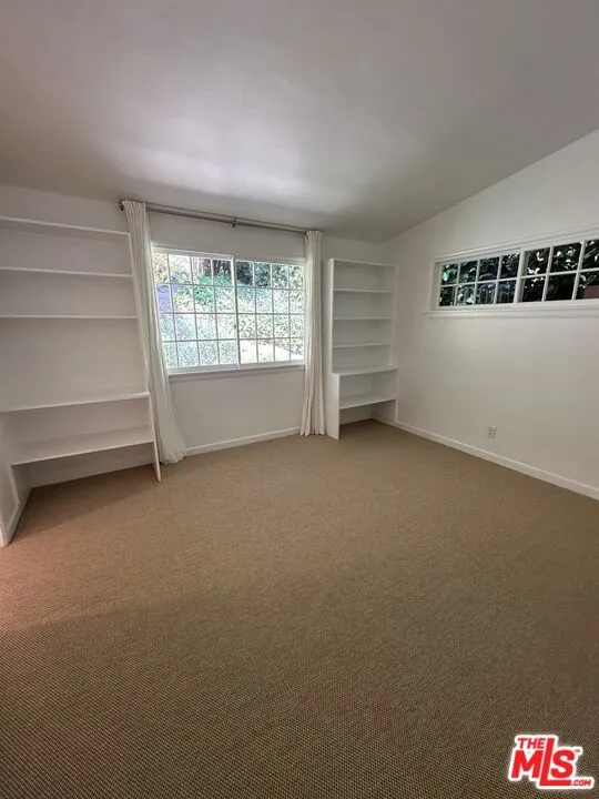 Santa Monica, California 90402, United States, 3 Bedrooms Bedrooms, ,2 BathroomsBathrooms,Residential,Pending,126629