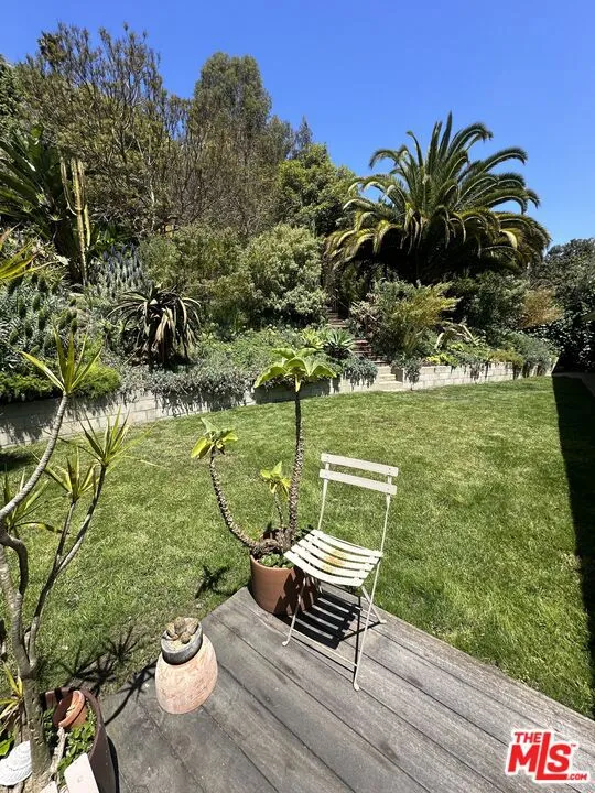 Santa Monica, California 90402, United States, 3 Bedrooms Bedrooms, ,2 BathroomsBathrooms,Residential,Pending,126629