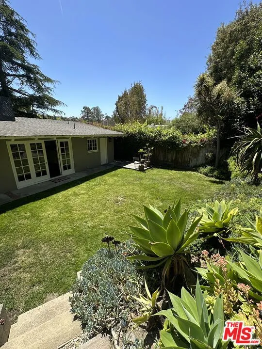 Santa Monica, California 90402, United States, 3 Bedrooms Bedrooms, ,2 BathroomsBathrooms,Residential,Pending,126629
