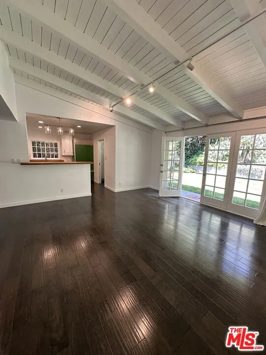 Santa Monica, California 90402, United States, 3 Bedrooms Bedrooms, ,2 BathroomsBathrooms,Residential,Pending,126629