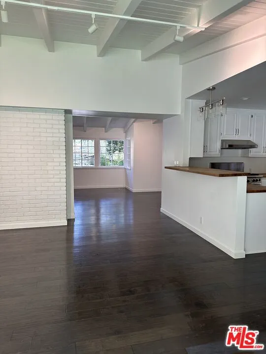 Santa Monica, California 90402, United States, 3 Bedrooms Bedrooms, ,2 BathroomsBathrooms,Residential,Pending,126629