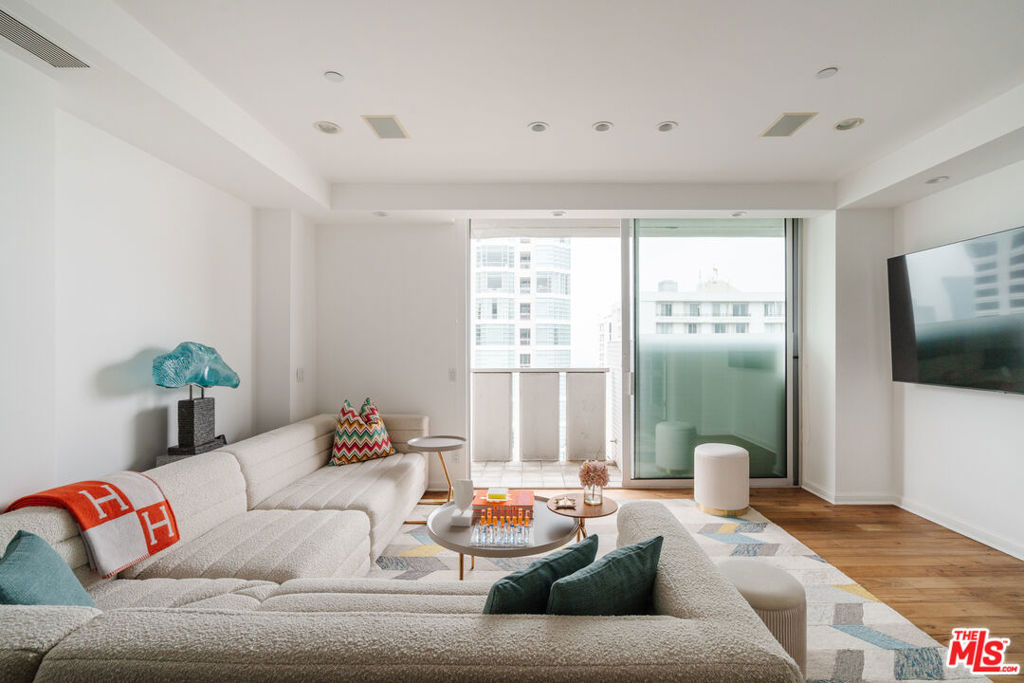 10375 Wilshire Boulevard 11H