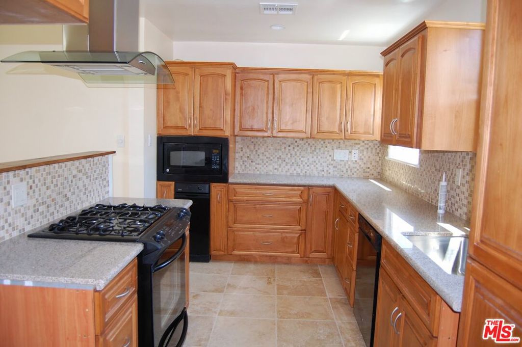 Properties 4 22110 Gilmore Street