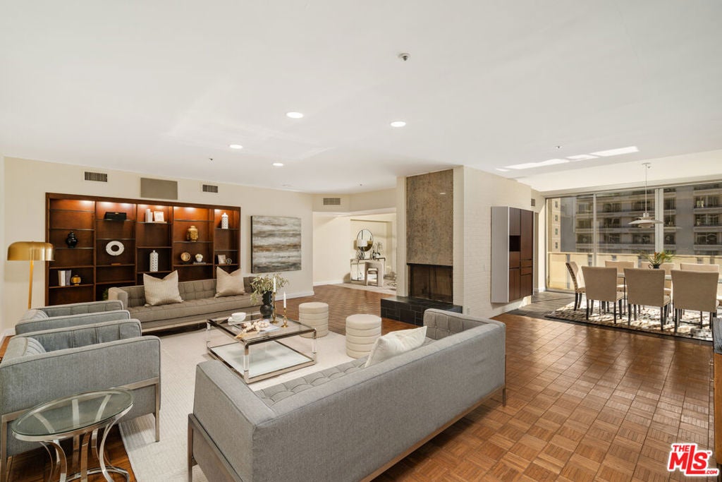 10375 Wilshire Boulevard 7D
