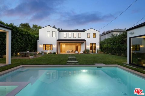 A home in Studio City