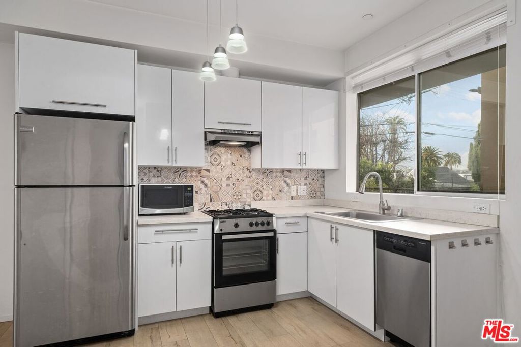 Properties 3 1183 Crenshaw Boulevard