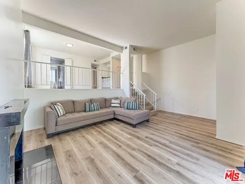 MLS: 25529907