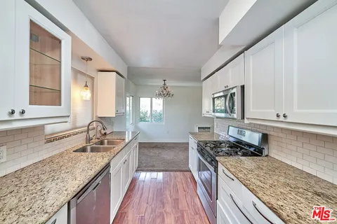 MLS: 25500841
