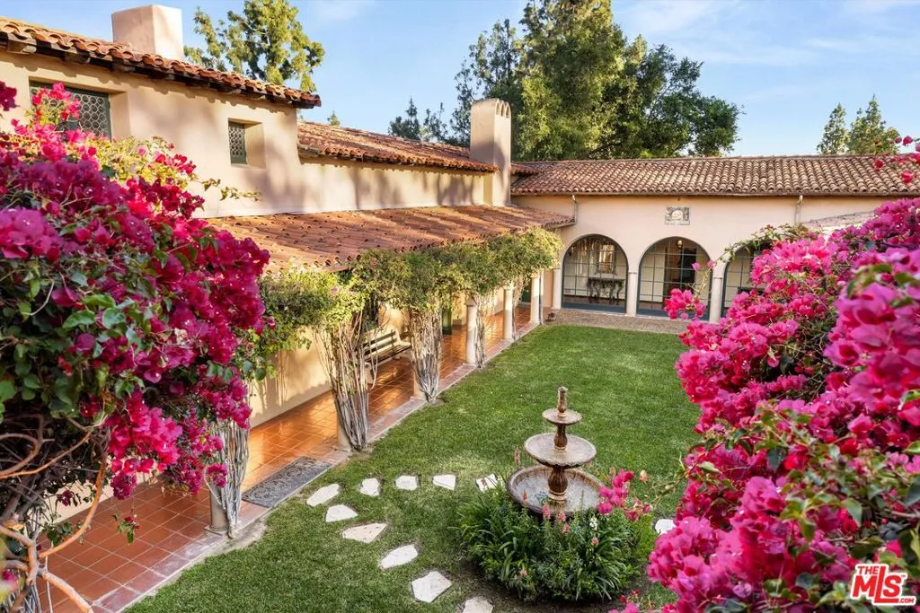 Pasadena, California 91105, United States, 10 Bedrooms Bedrooms, ,9 BathroomsBathrooms,Residential,Active,113142 Pasadena, California 91105, United States, 10 Bedrooms Bedrooms, ,9 BathroomsBathrooms,Residential,Active,113142