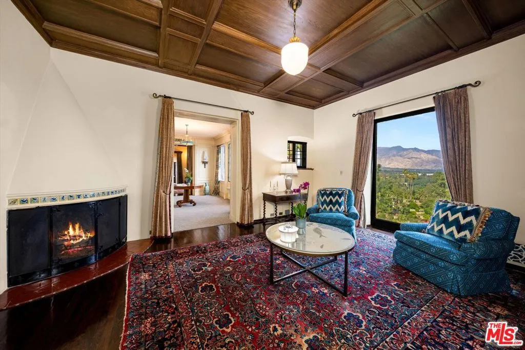 Pasadena, California 91105, United States, 10 Bedrooms Bedrooms, ,9 BathroomsBathrooms,Residential,Active,113142