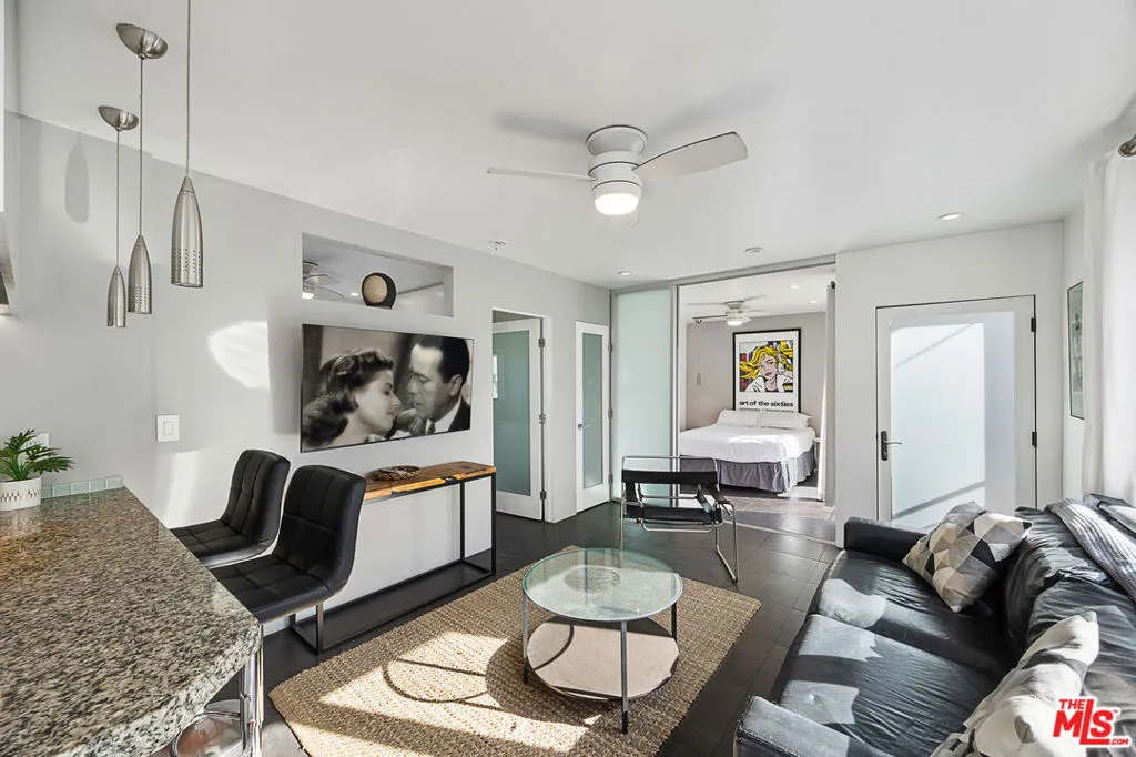 Venice, California 90291, United States, 2 Bedrooms Bedrooms, ,2 BathroomsBathrooms,Residential,Active,13358