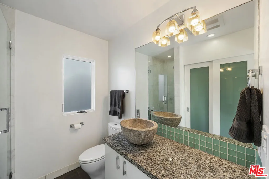 Venice, California 90291, United States, 2 Bedrooms Bedrooms, ,2 BathroomsBathrooms,Residential,Active,13358