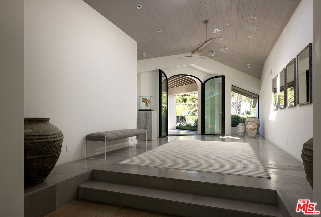 Properties 4 4145 Creciente Drive