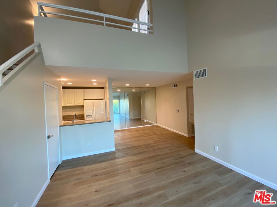 435 E Tamarack Avenue 171