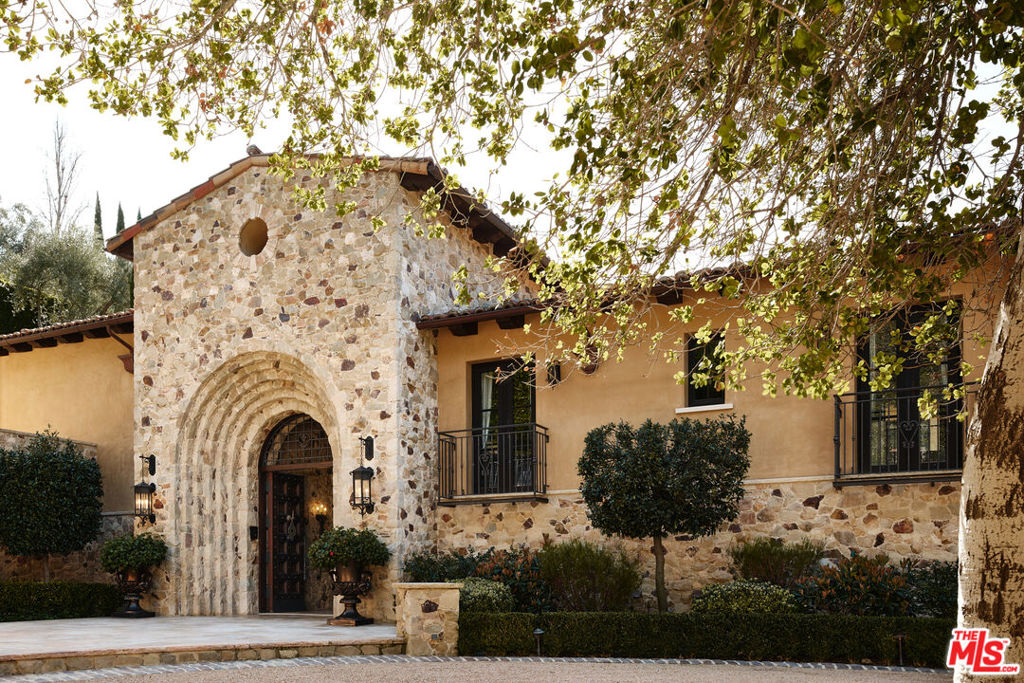 Properties 2 10936 Chalon Road