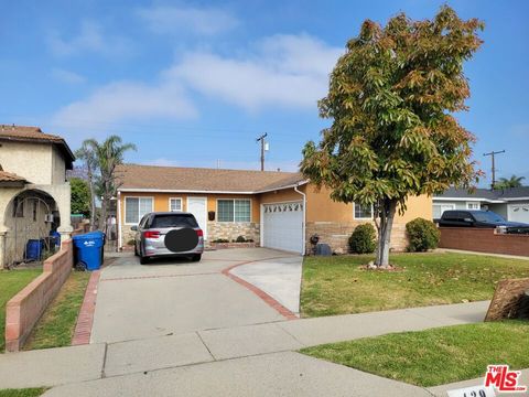 A home in Azusa