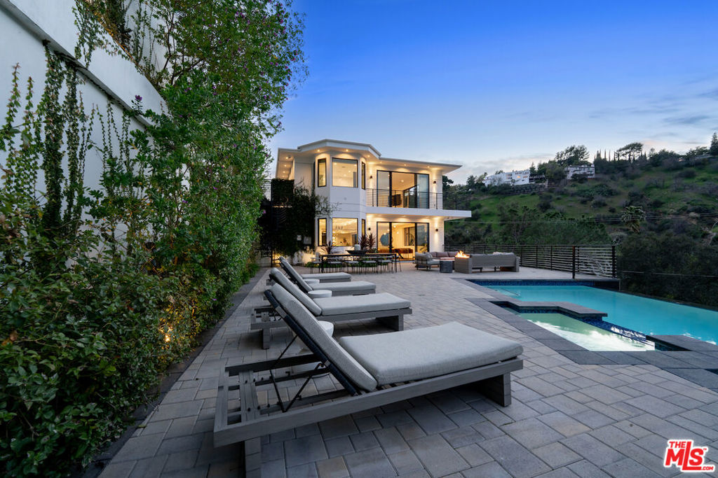 Properties 1 3820 Knobhill Drive