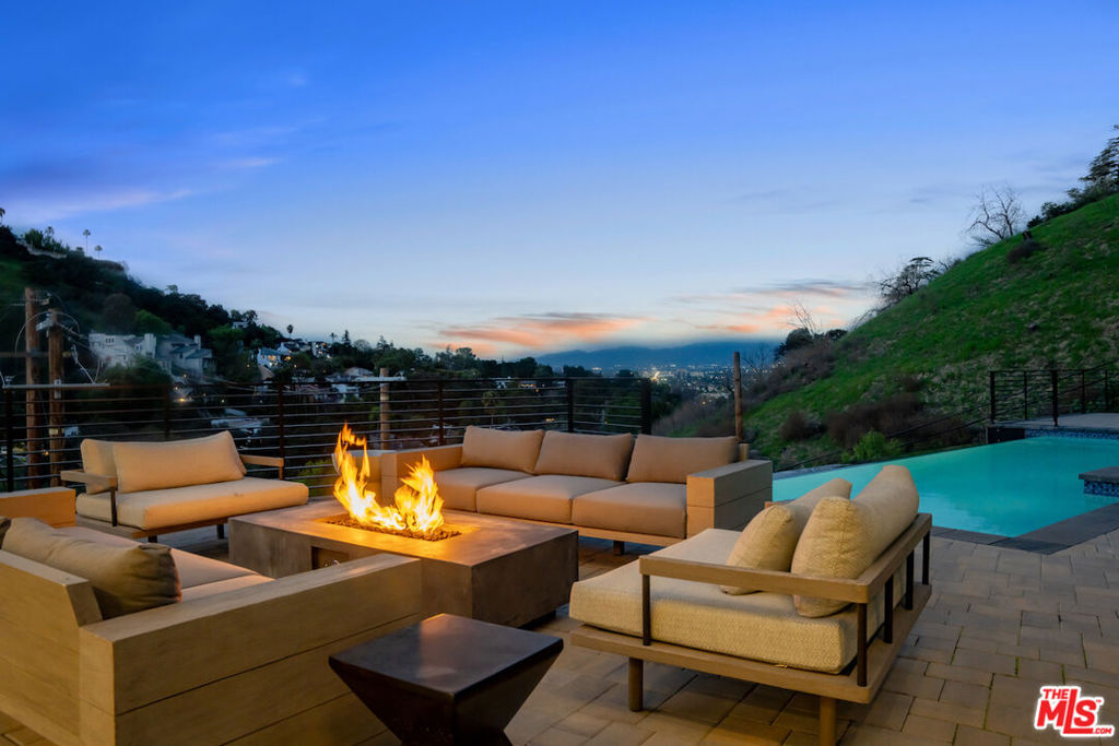 Properties 3 3820 Knobhill Drive