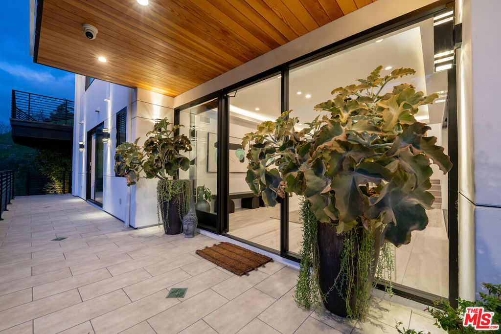 Properties 4 3820 Knobhill Drive