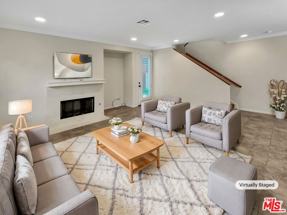 Properties 1 1126 Usha Lane