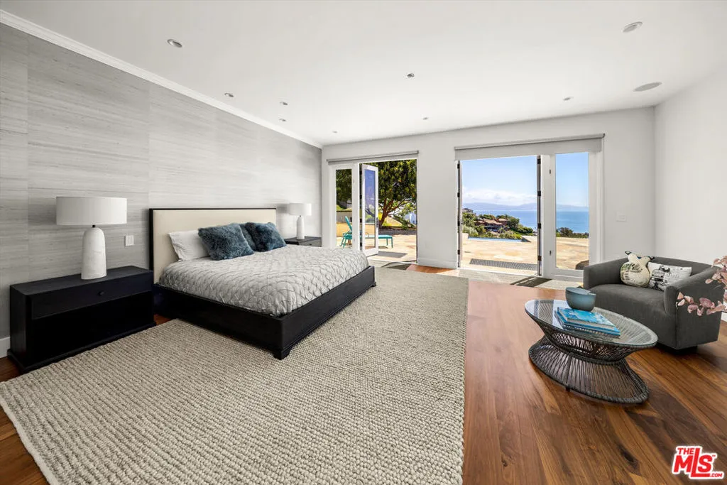 Santa Barbara, California 93109, United States, 4 Bedrooms Bedrooms, ,5 BathroomsBathrooms,Residential,Pending,134715