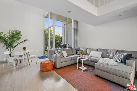 7917 Willoughby Avenue Unit 2, Los Angeles, CA 90046 - MLS#: 24474247