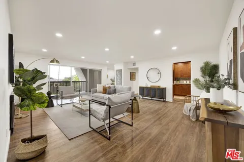 MLS: 25531049