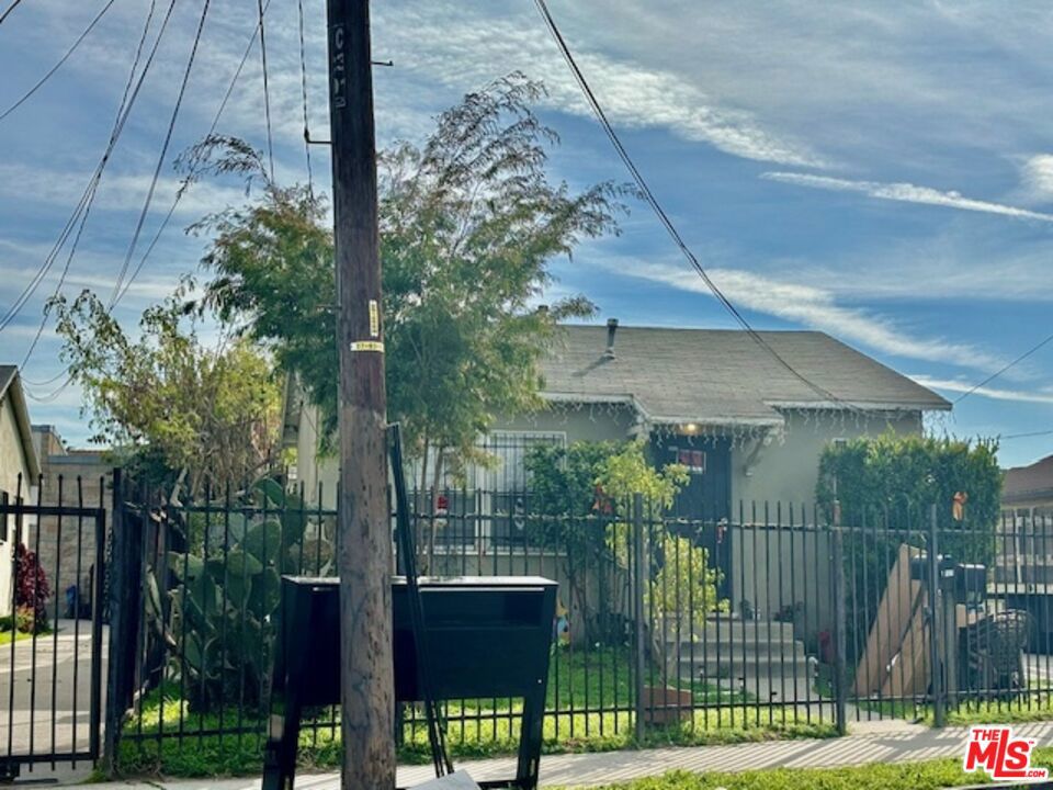 11010 Willowbrook Avenue