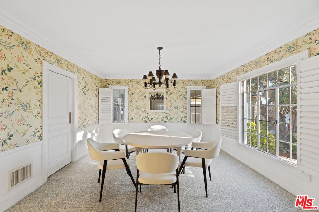 Properties 4 2752 Club Drive
