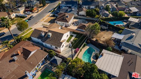 A home in Reseda