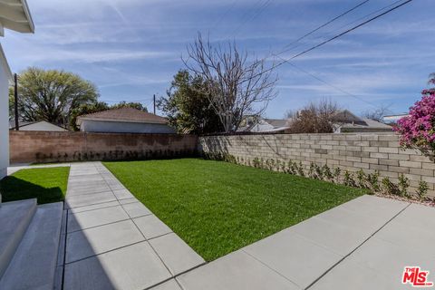 A home in Reseda