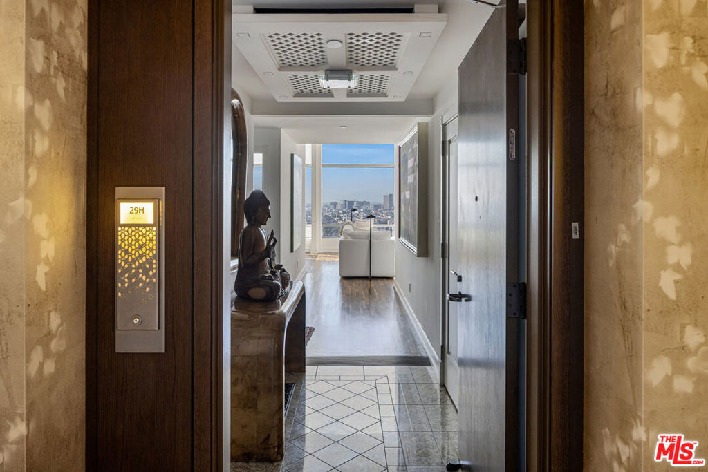 900 W Olympic Boulevard 29H