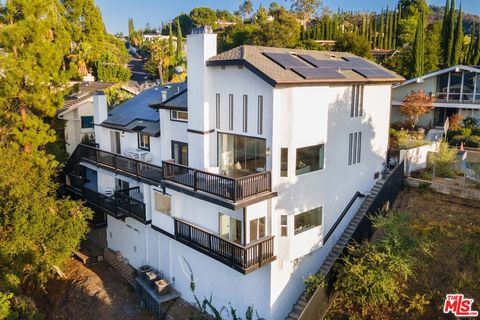 A home in Studio City